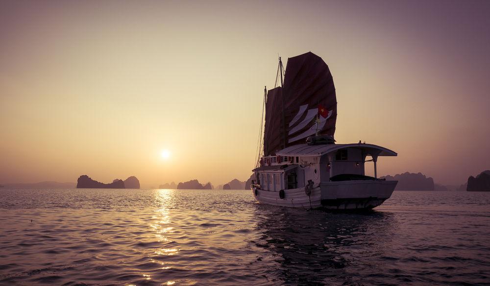 Bhaya Legend Cruises Hotell Ha Long Exteriör bild